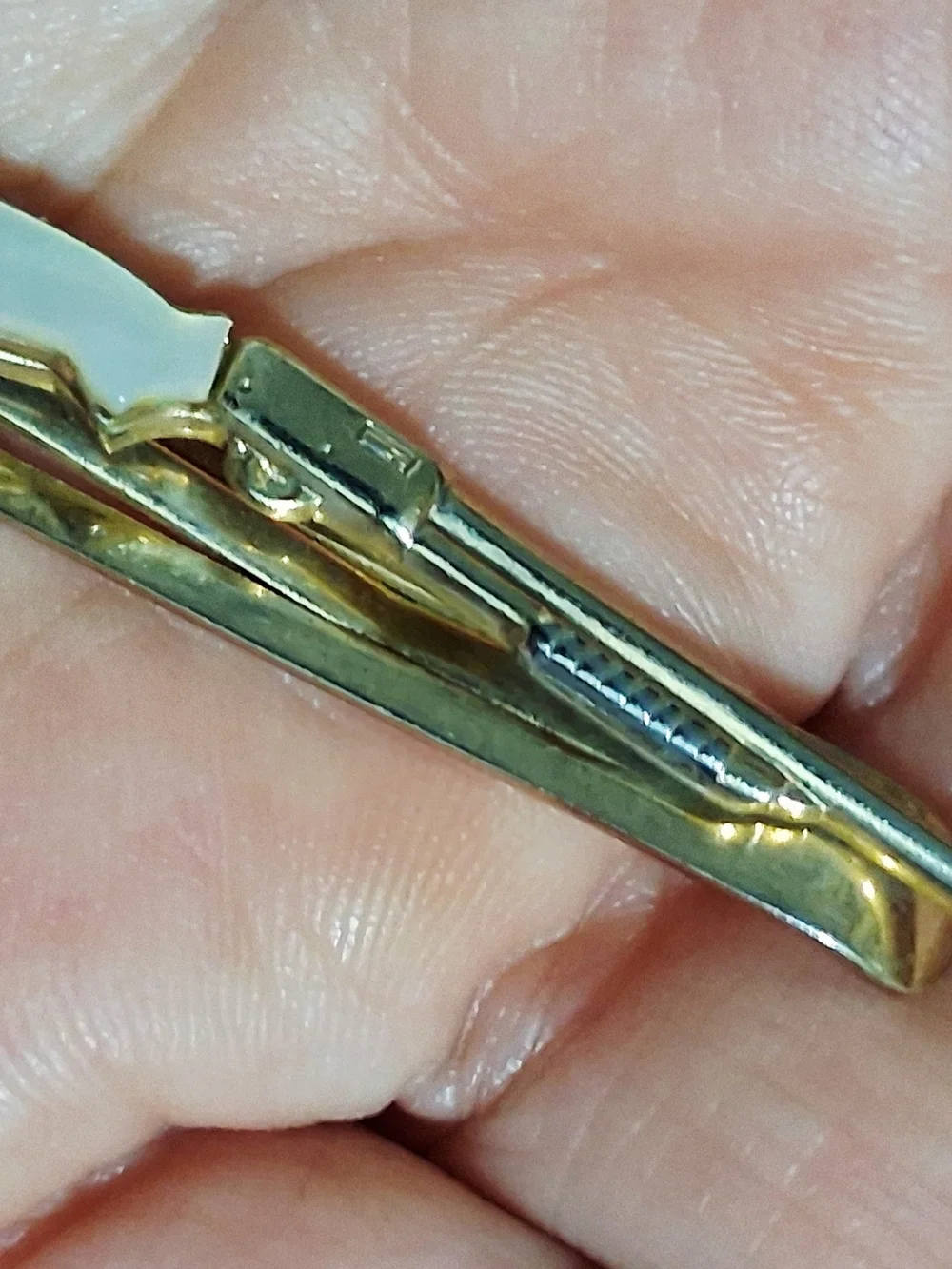 Vintage Smith & Wesson Shotgun Tie Clip Money Bar: Gold Tone Mother of Pearl